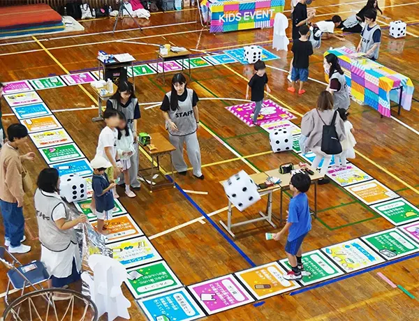 『巨大防災スゴロク』イベントの様子の写真