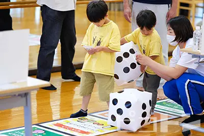 『巨大防災スゴロク』をイベント未経験のスタッフさんがイベント運営している様子