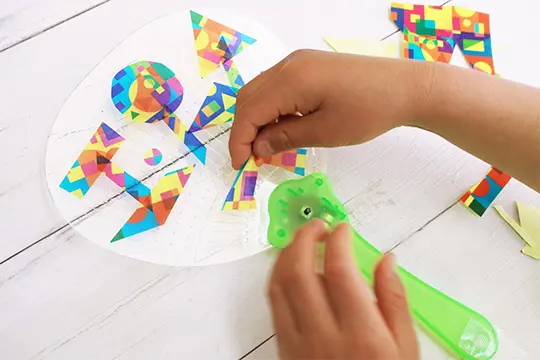 ワークショップの流れのデコレーションをしている画像