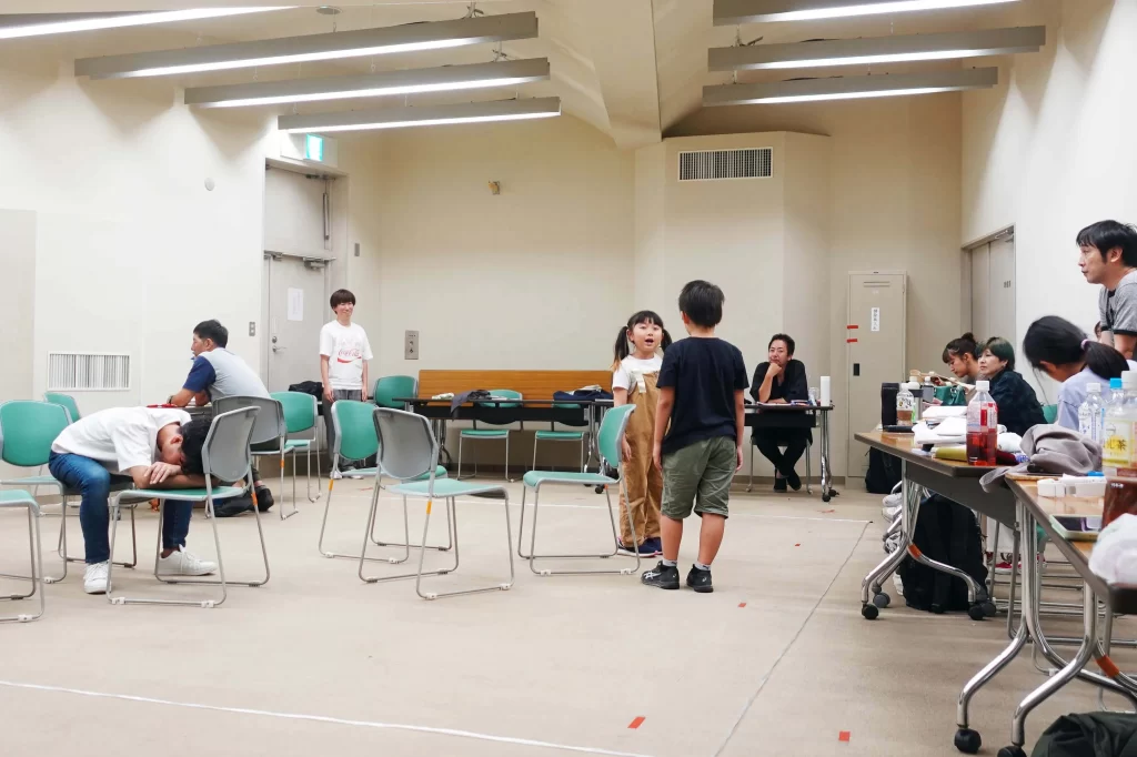 「えんじ〜る」による公演『Ob-La-Di, Ob-La-Da（オブ・ラ・ディ、オブ・ラ・ダ）』の稽古の様子①