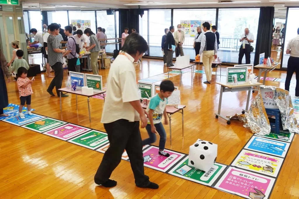 『巨大防災スゴロク』を楽しむ子供たち④