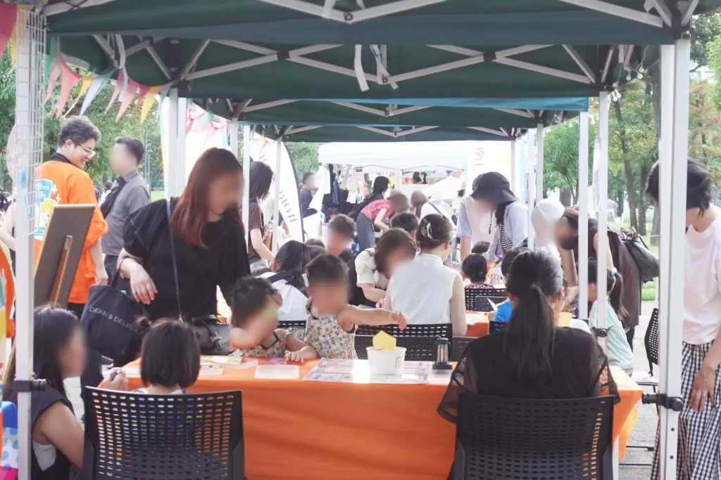 中野チルナイトピクニックのピコトンの工作ワークショップの様子④