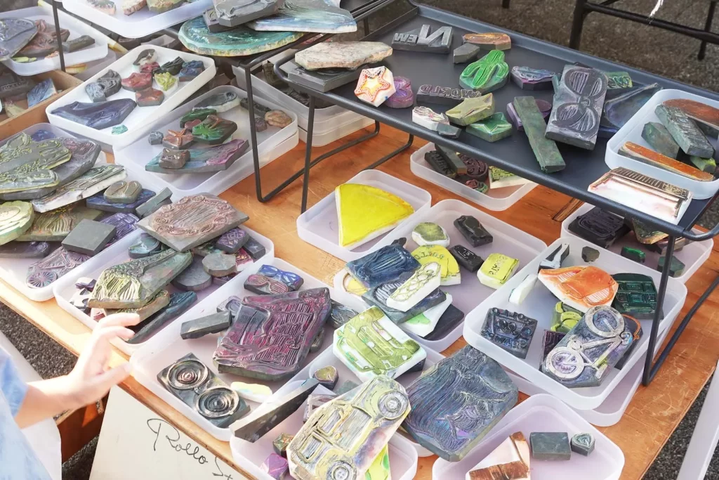 Rollo Stampsさんの「おすきなはんこをおすきなものにおすきなだけワークショップ」の様子①