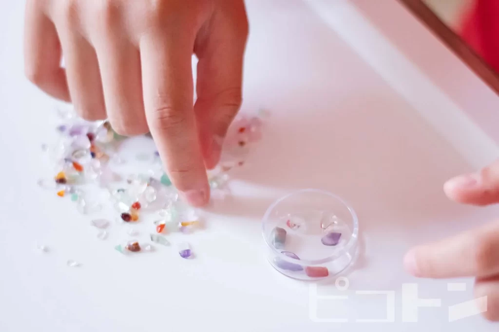 本物の鉱石を選んで万華鏡に入れよう