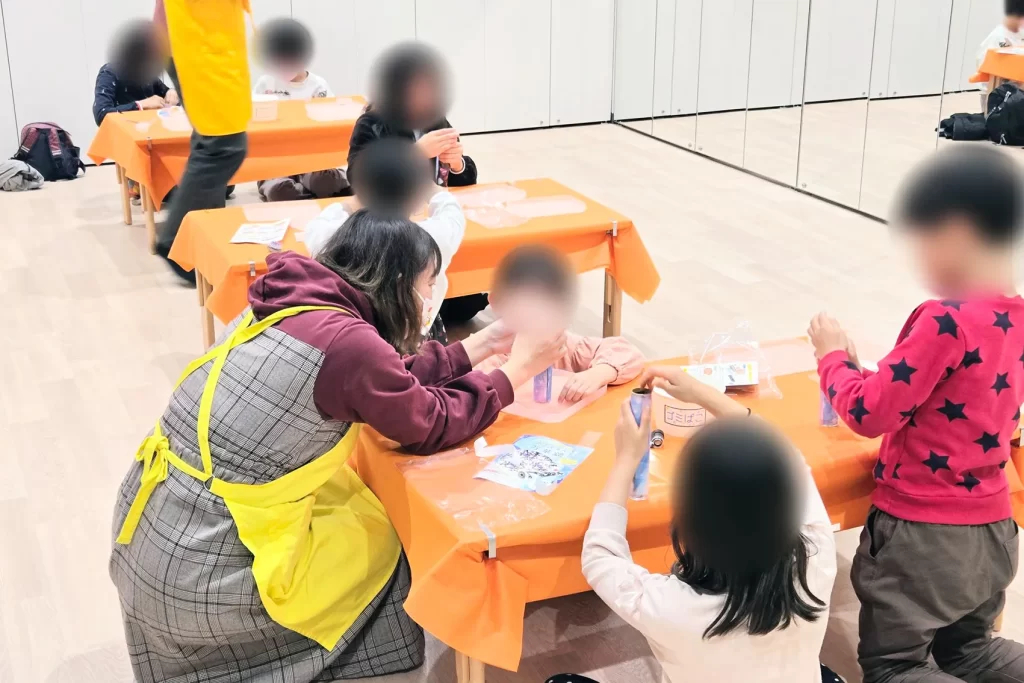 こどもでぱーと中野で開催された工作イベント企画の様子2