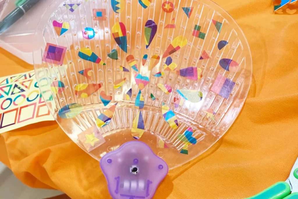 港北 TOKYU S.C.で開催された『光る!デコうちわ』の工作の完成品3