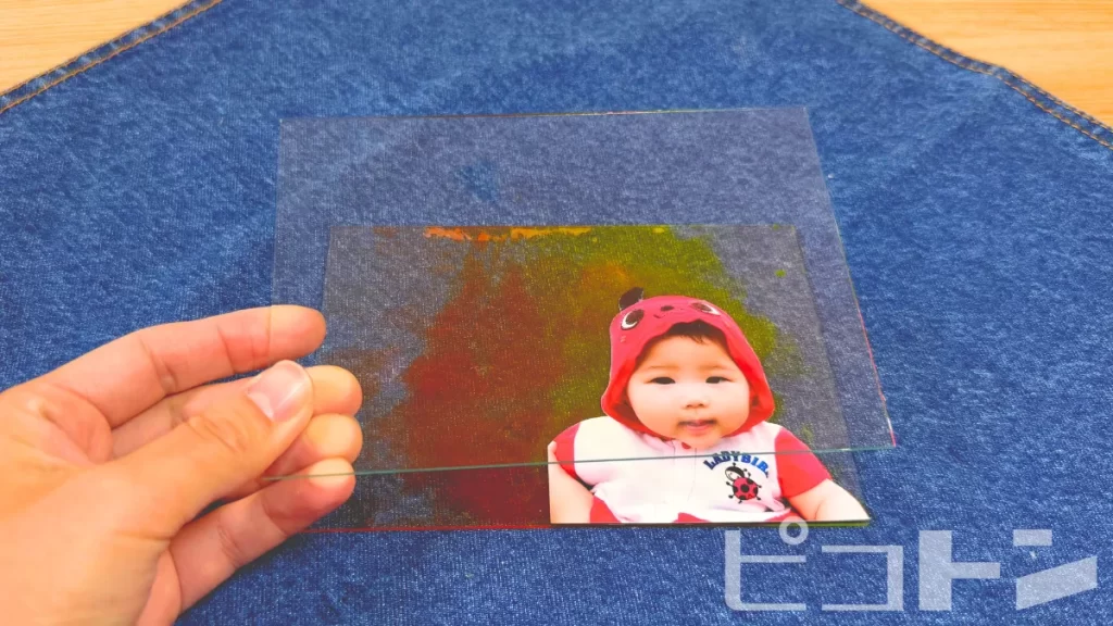 ガラスを重ねているところ