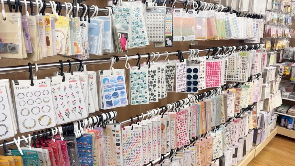 100均(ダイソー)のシール売り場