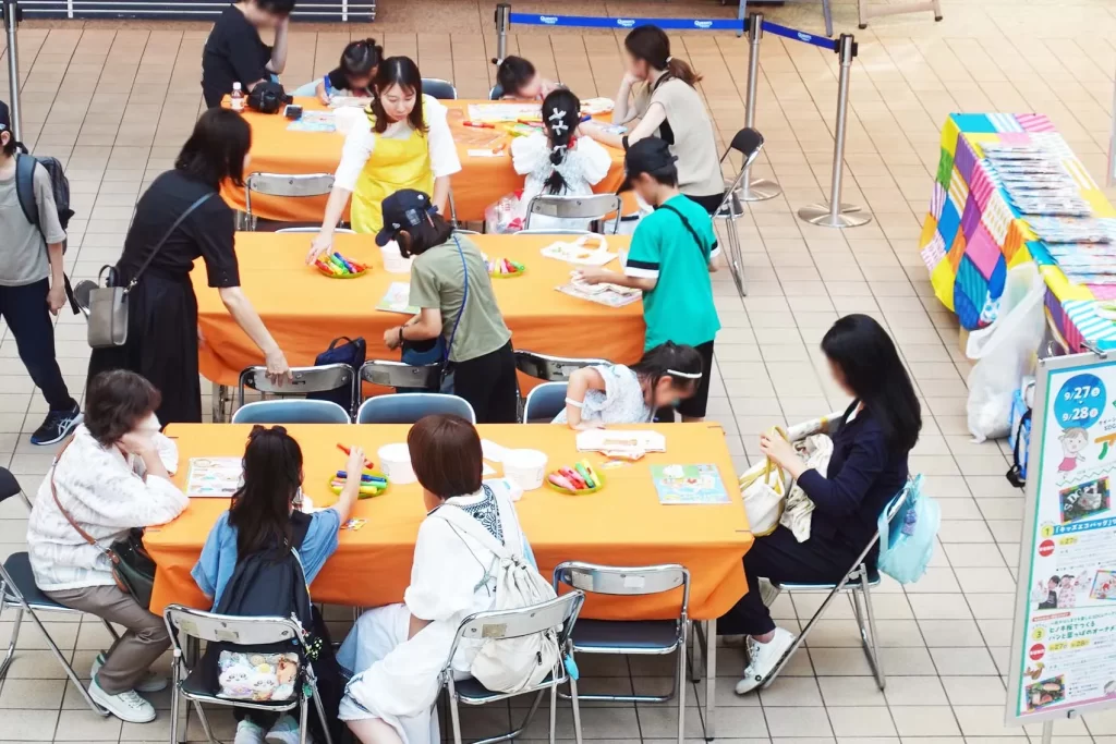 エコバッグ工作のイベントの様子