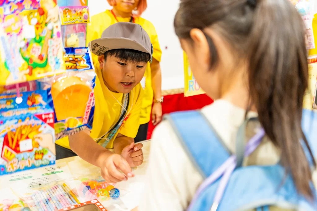 「こども万博2025」にて開催された「こども縁日」の様子