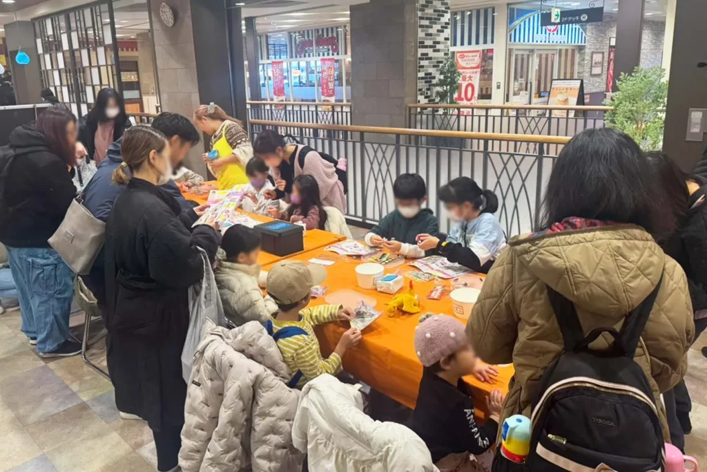 『光る!ウォータースティックライト クリスマスver.』の会場の様子