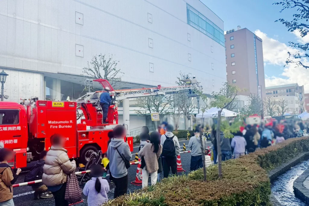 松本広域消防局丸の内消防署様主催の「はしご車」展示