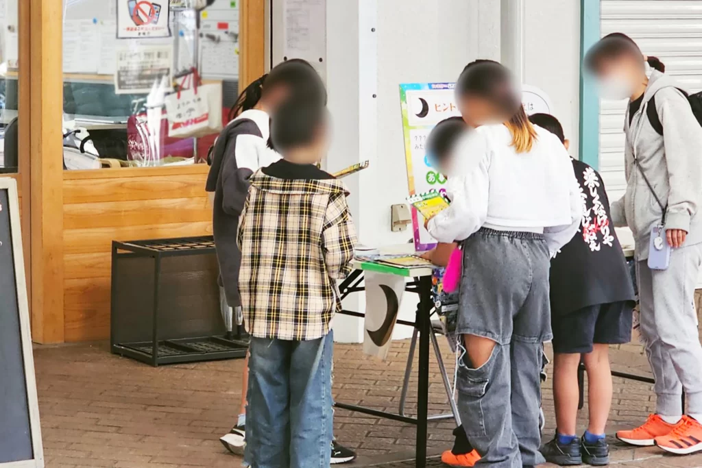 町田市内の親子向けイベントにて開催された「ちびまる子ちゃん」の謎解きラリーの様子2