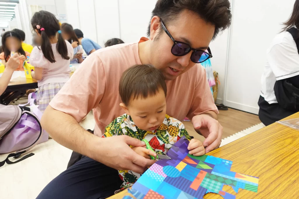 『Myおうちバッグ』を作る親子2