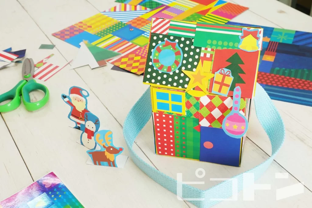 『Myおうちバッグクリスマスver.』の工作の様子