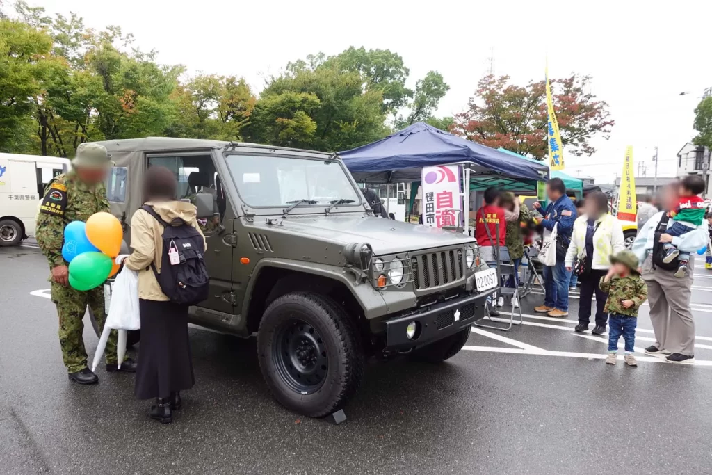 自衛隊車両
