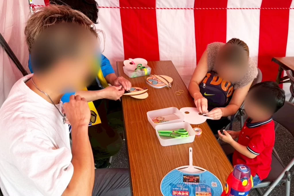 沖縄県南城市の「なんじぃ」お面を作るファミリー3