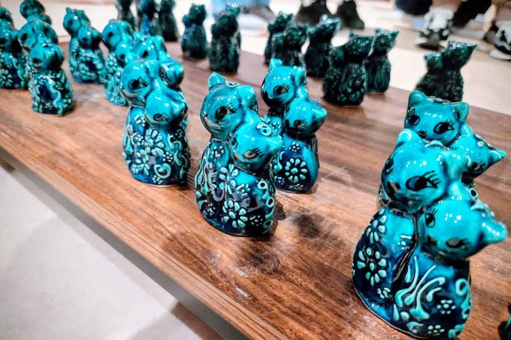 トルコ館のネコの置物