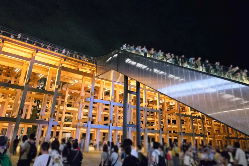 夜の大屋根リング