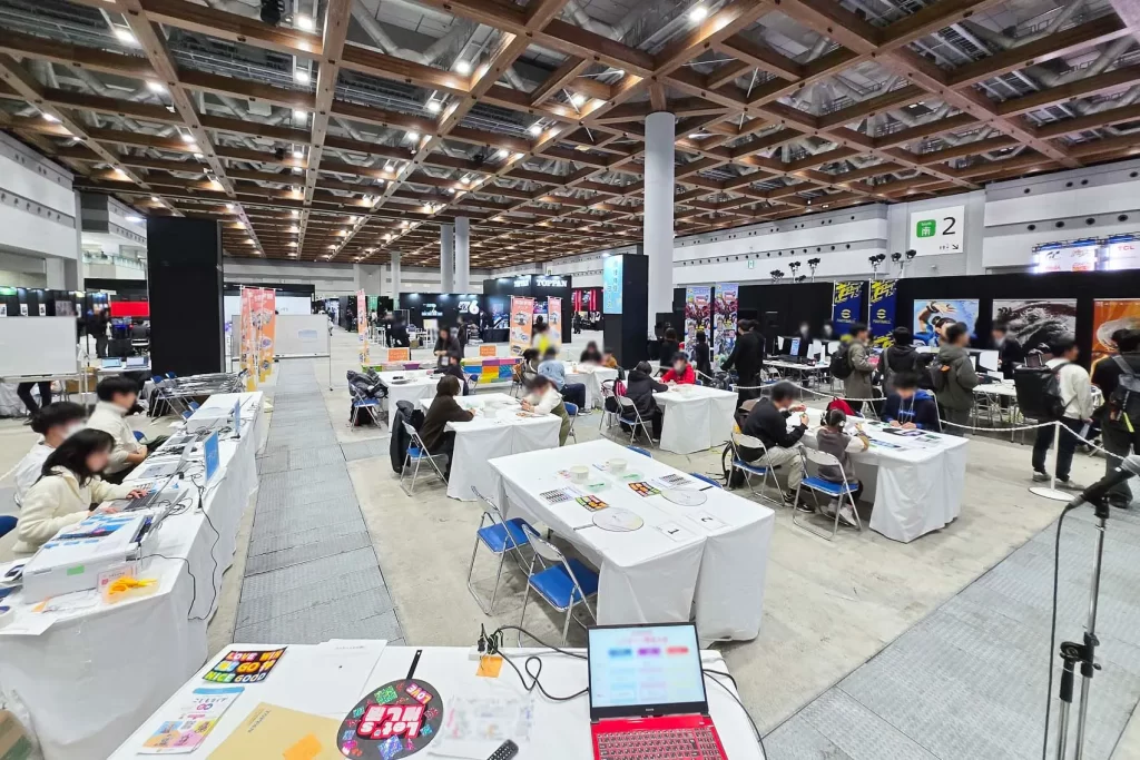 推し活うちわのイベント会場全体