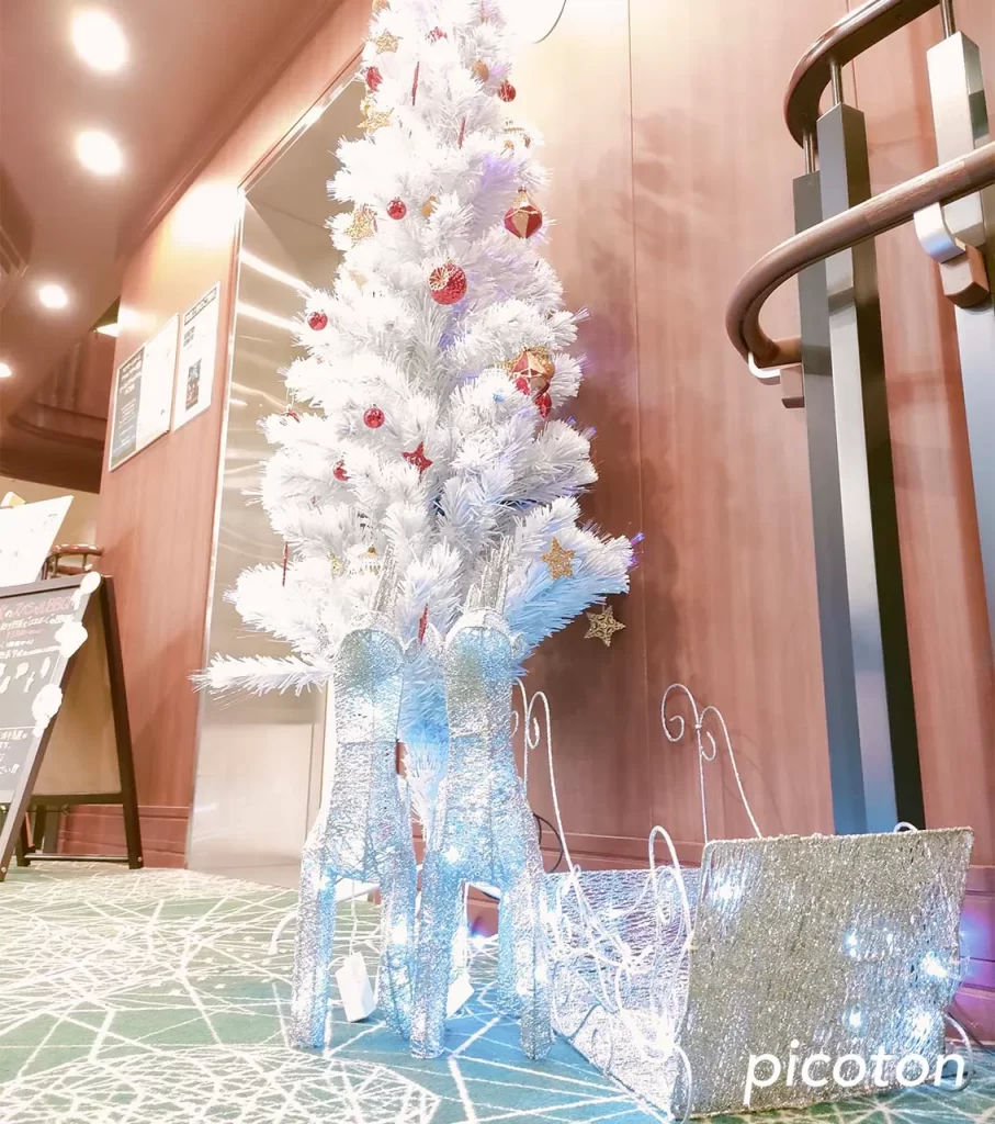 東京九州フェリーの船内のクリスマスツリー