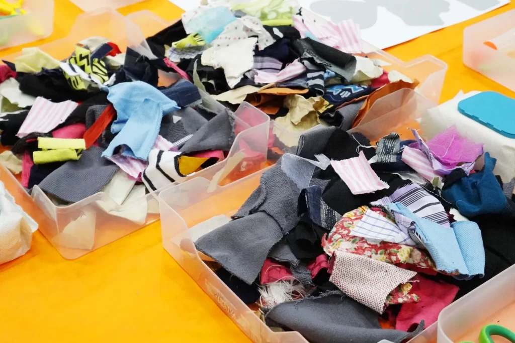 エコプロ2025で実施した「アップサイクル・ウォールアート」の材料