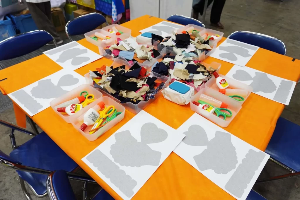 エコプロ2025で実施した「アップサイクル・ウォールアート」のテーブル