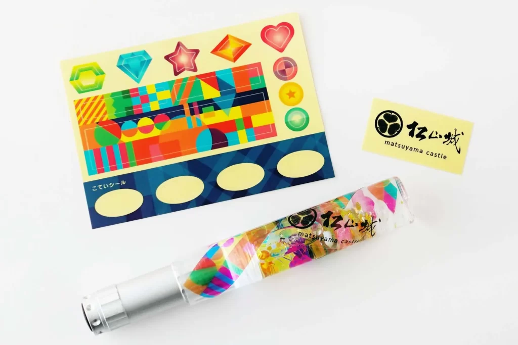 松山城のシール付きの『光る！ウォータースティックライト』のセット内容