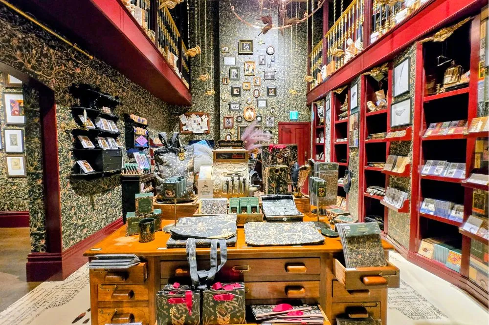 ワーナー ブラザース スタジオツアー東京 – メイキング・オブ・ハリー・ポッターのお土産ショップ