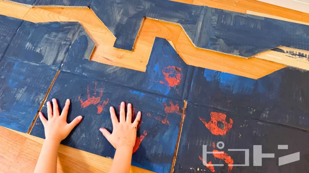 手形を押すところ